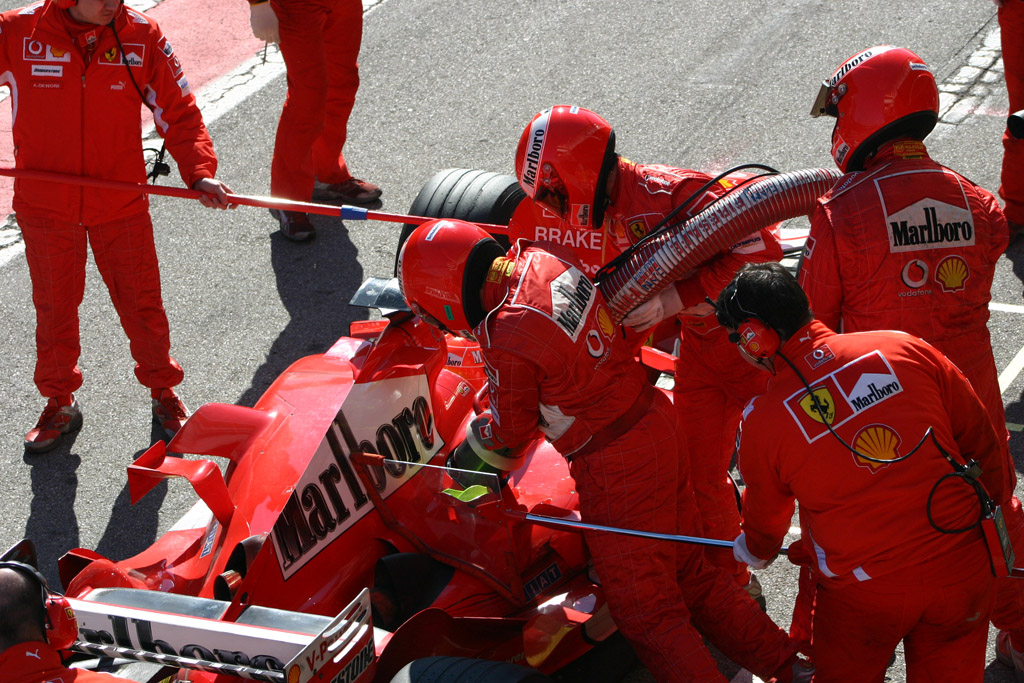 -ravitaillement-ferrari.jpg