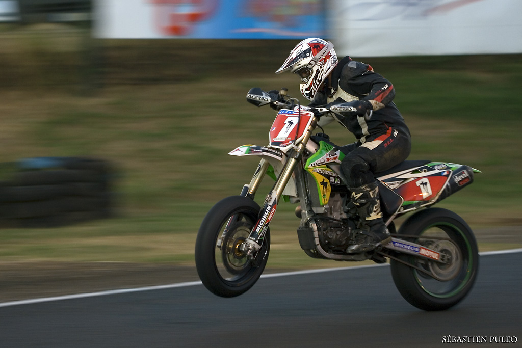 70-300 Sigma APO-1726.jpg