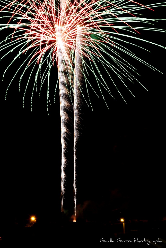 Au secour &#33; Je suis nouveau....-feu-artifice-baud-006tc.jpg