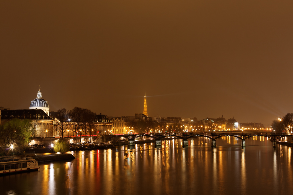 -pont_des_arts_et_tour_eiffel_ld.jpg