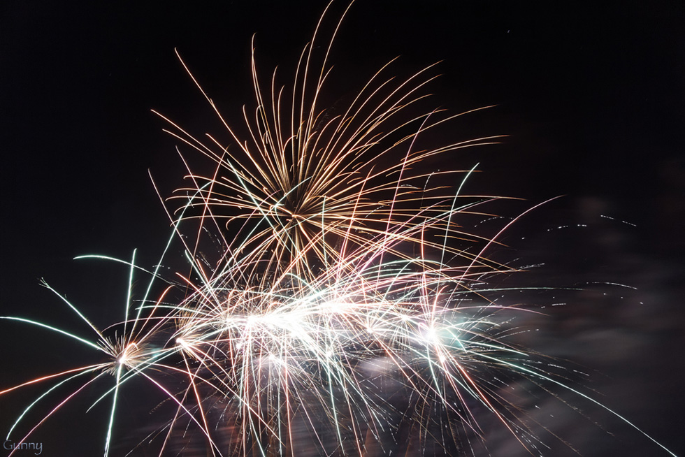Feux10
EXIF: Canon EOS 7D | EF-S 15-85 | 15mm | 4s | f/8 | ISO 100