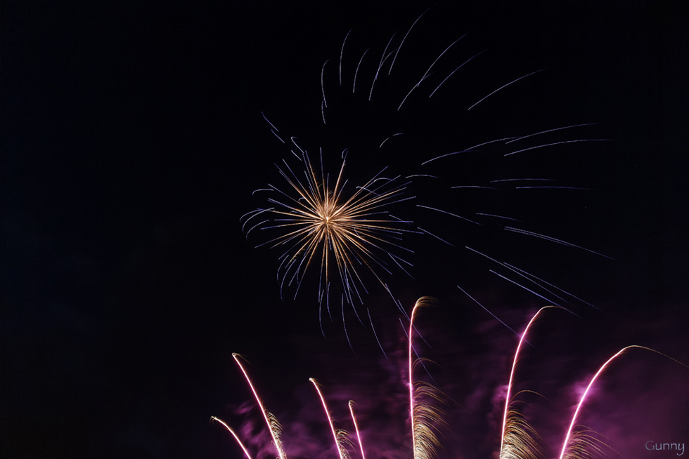 Feux8
EXIF: Canon EOS 7D | EF-S 15-85 | 15mm | 4s | f/5 | ISO 100