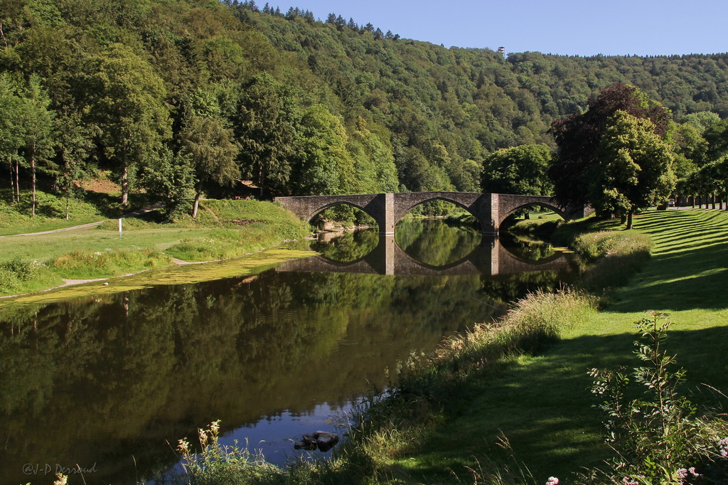 Pont sur la Semoy
Bouillon, Belgique - juin 2011