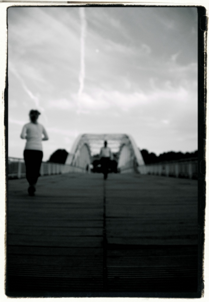 FLASH ESCLAVE-pont-bokeh-encadre-1600x1200-.jpg