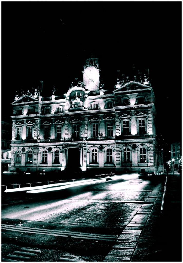 FLASH ESCLAVE-hotel-de-ville-bordures-1600x1200-.jpg