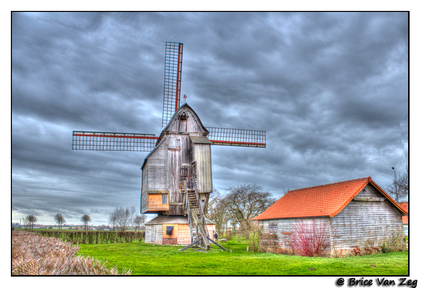 Metz 44 AF - 4C et 300 D-moulin-wormhout.jpg
