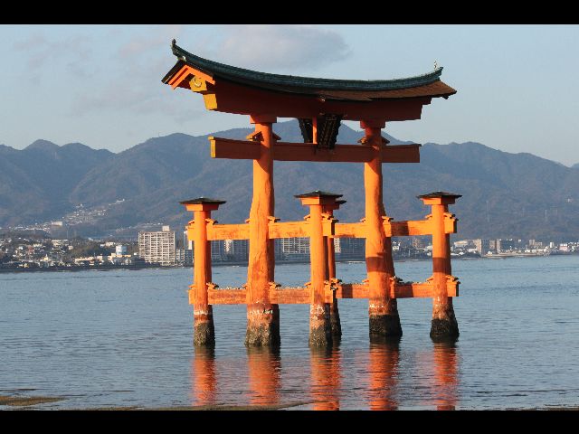 -torii-ile-de-miyajima.jpg