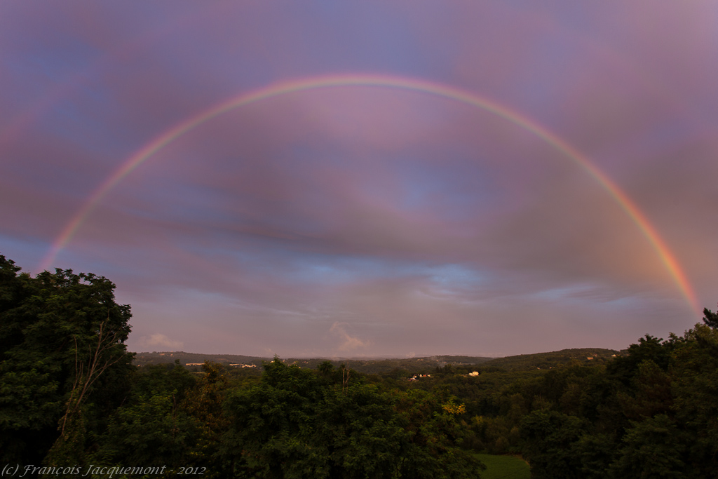 Arc en ciel dans un soleil couchant...