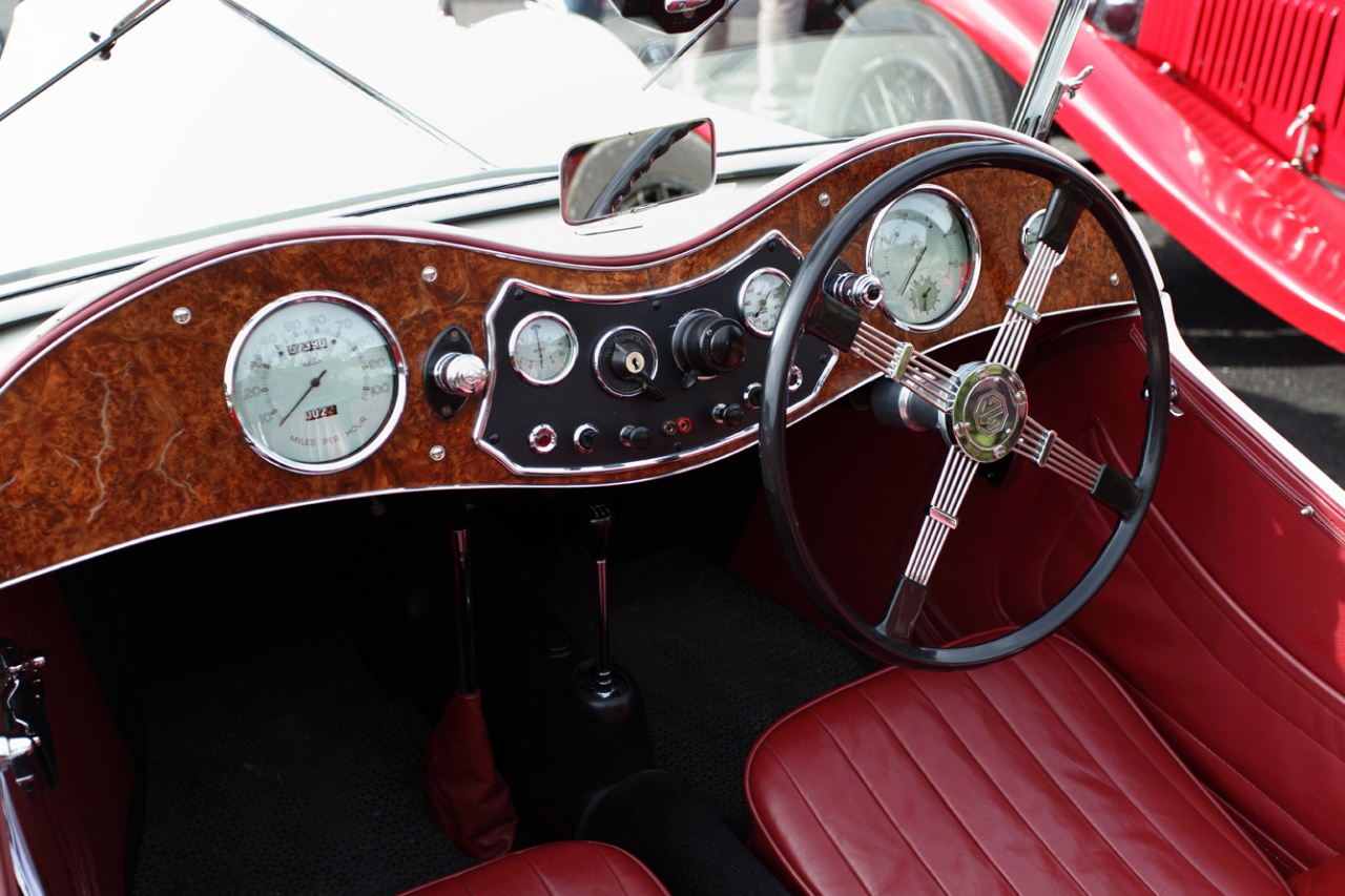 Besoin d aide-5561bagnolesred.jpg
