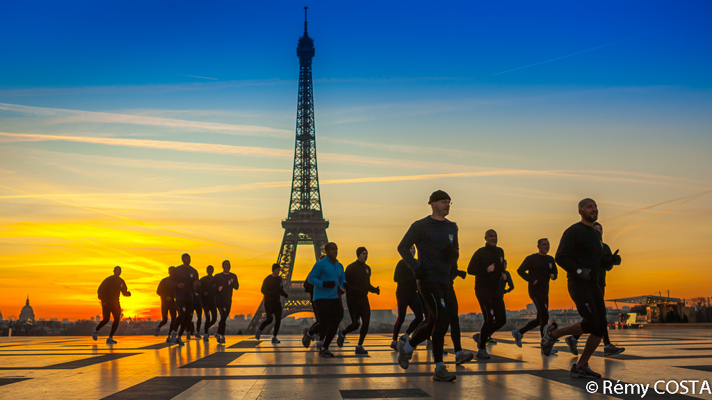 -20120117_sortie-photo.fr_-_lever_de_soleil_sur_la_tour_eiffel_2012_38_ld1024.jpg