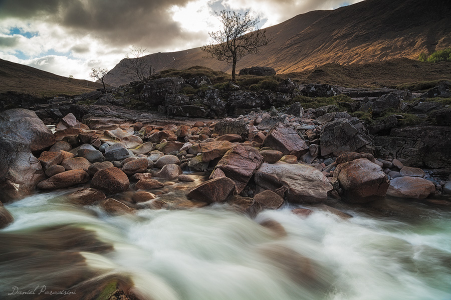 Ephemeral Lights
(River Etive, Glen Etive - Scotland 2013)

(Finaliste Festimages 2013)