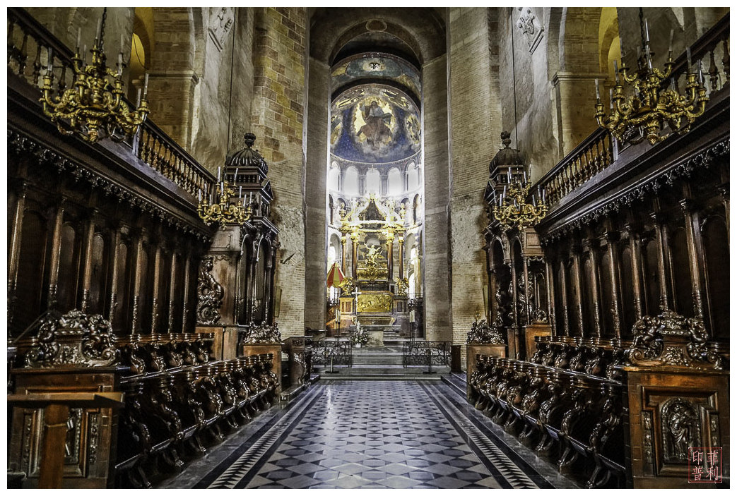 Nef de St Sernin