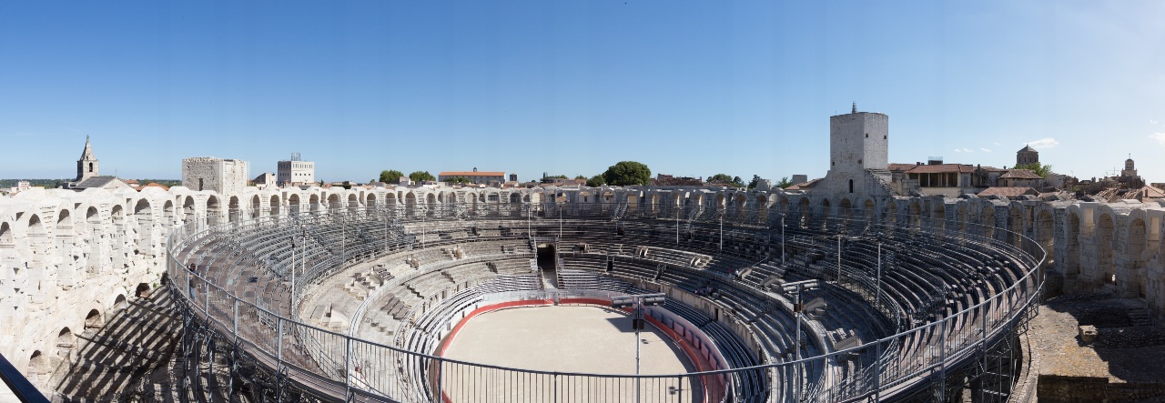 Joyeux anniversaire LCL2000-pano-arles.jpg