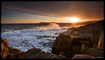 Couch de soleil sur le Pradet (Cap Garonne). Lumire superbe mais conditions trs difficiles.. Beaucoup d'embruns  cause du gros vent.. Beaucoup de...