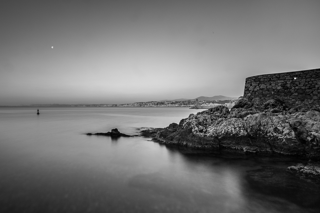 -eos11-n-b.jpg