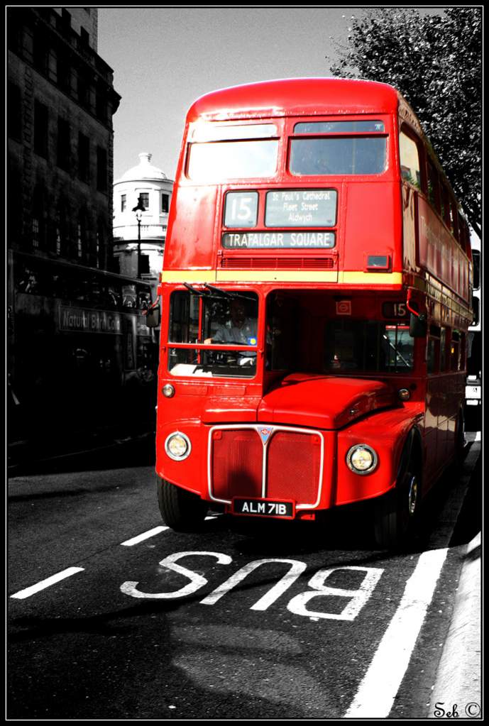 Old bus to Trafalgar Square