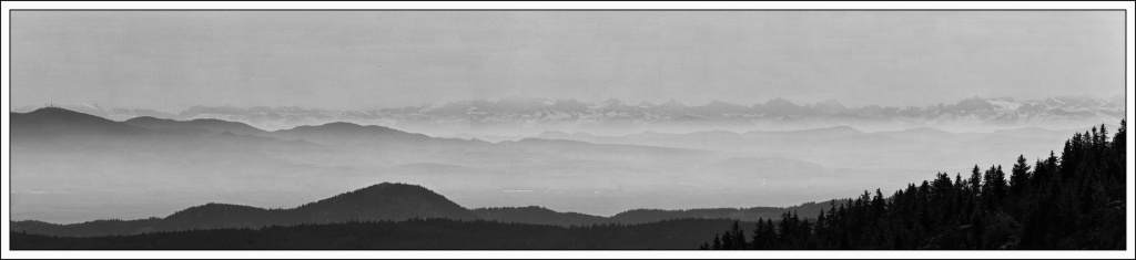 70-300 Sigma APO-depuis-le-lac-blanc.bw.crop.we.jpg